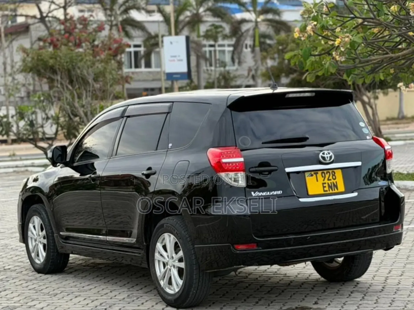 Toyota Vanguard 2010 Black