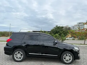 Toyota Vanguard 2010 Black