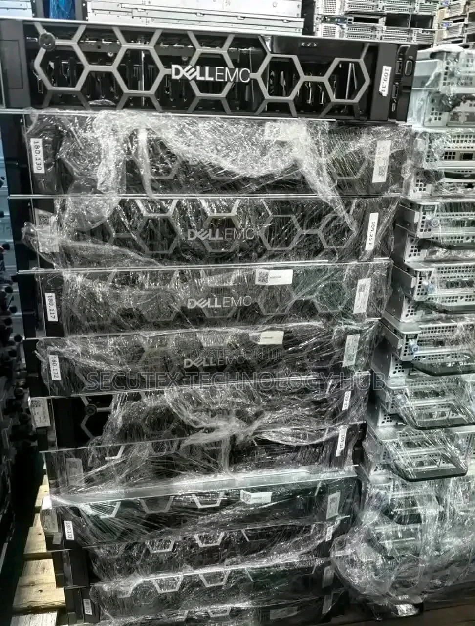 New Server Dell PowerEdge R440 32GB Intel Xeon HDD 4T