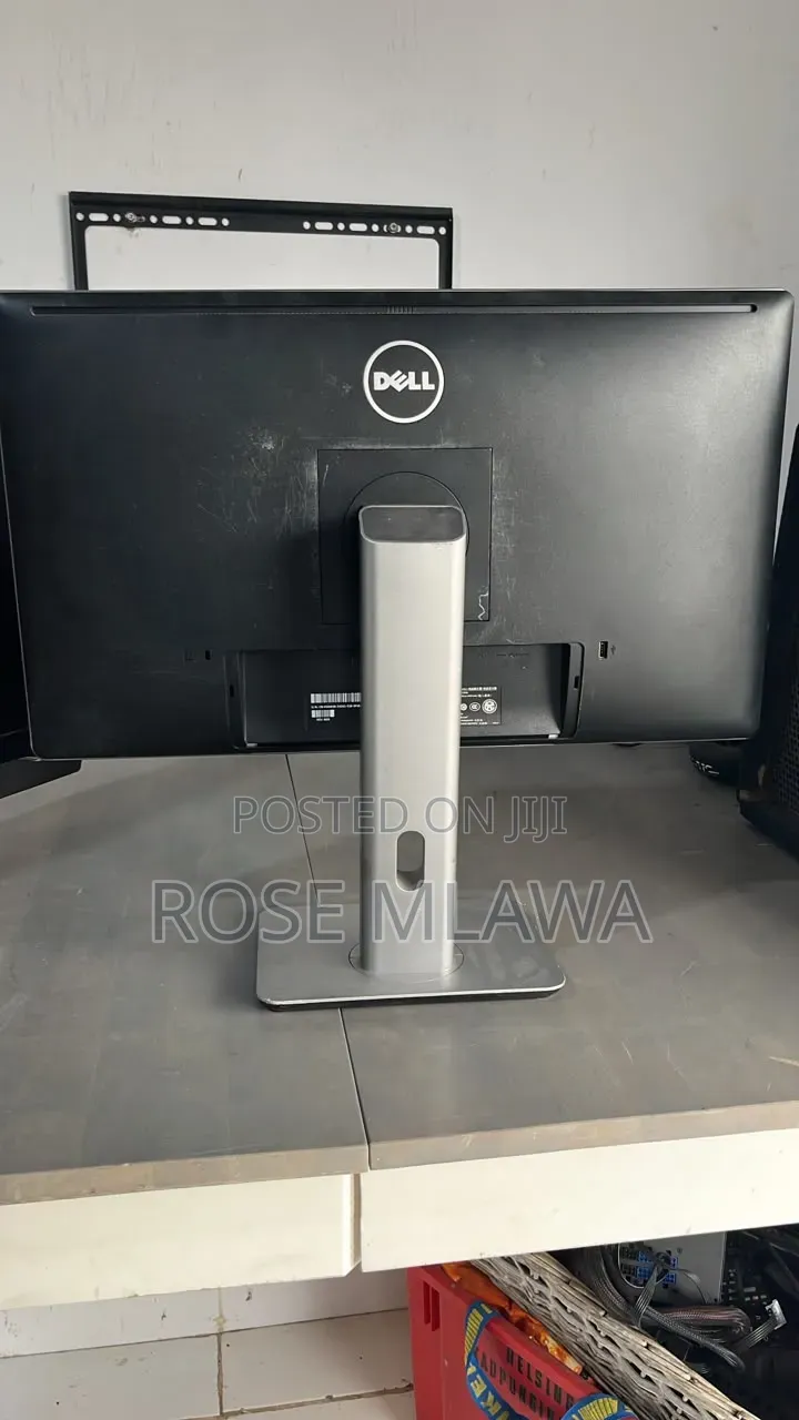 Dell 22 Inches,Professional Monitor/Full HD IPS