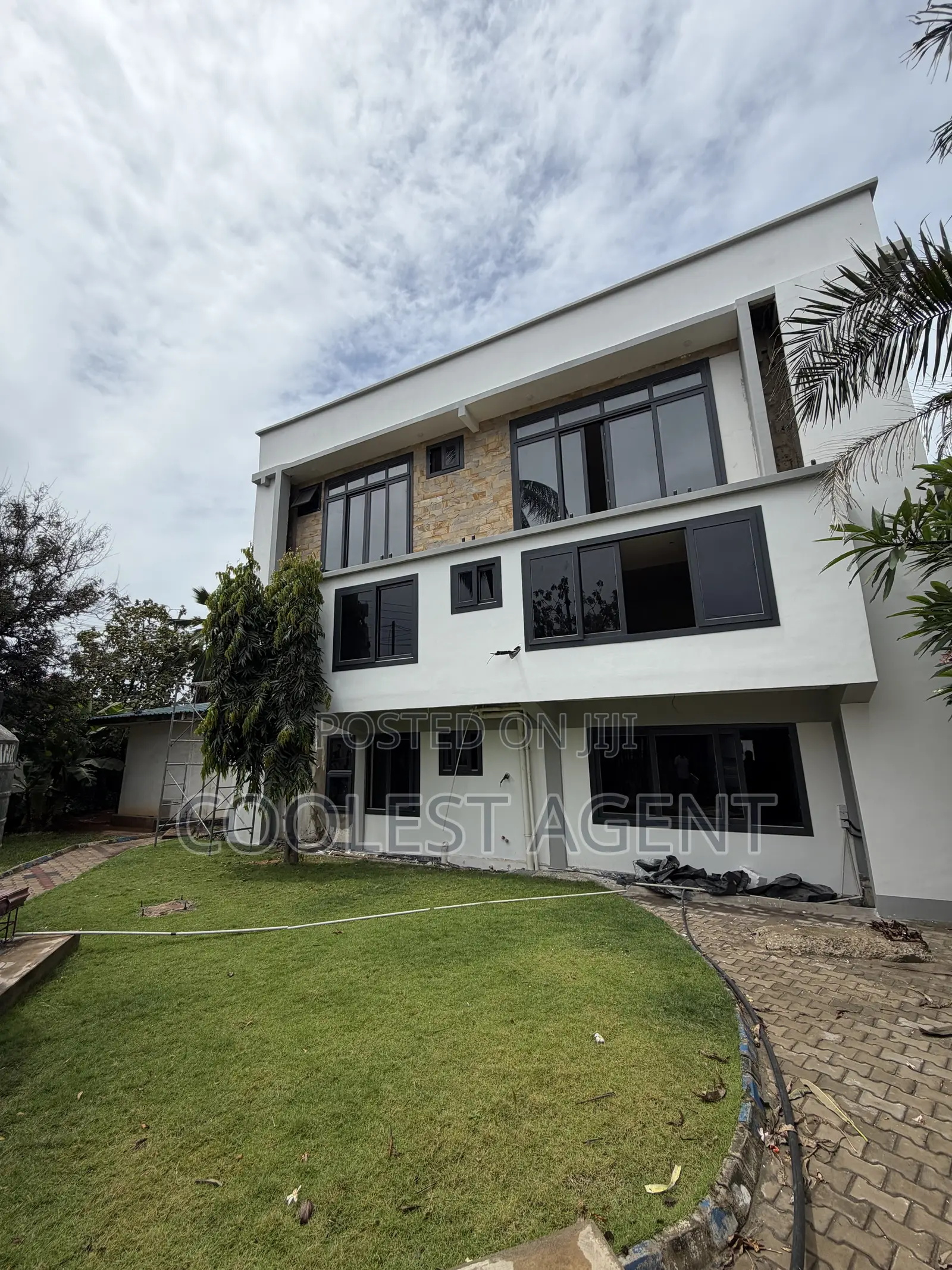 2bdrm Apartment in Coolest Estate, Masaki for rent