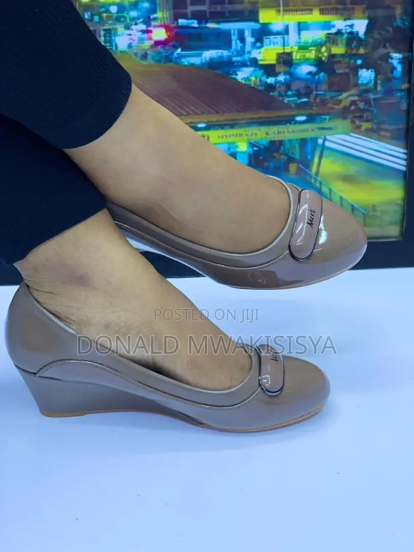 Ladies Wedge Shoes