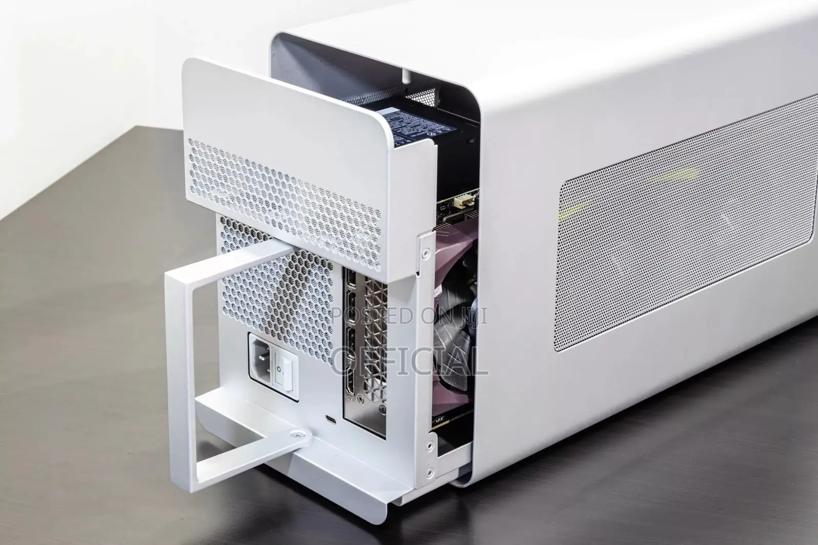 Razer Core X Thunderbolt 3 eGPU Enclosure (650W) + Thunderbolt 5 Cable