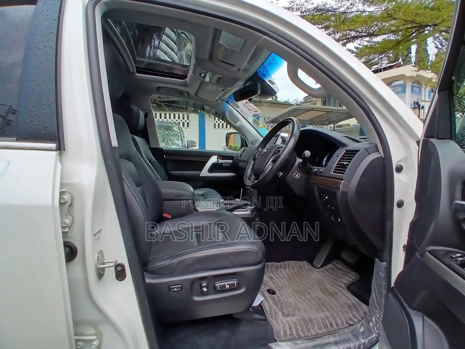 Toyota Land Cruiser 4.6 V8 AX 2016 White