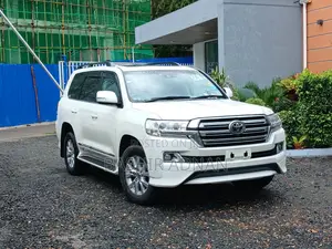 Toyota Land Cruiser 4.6 V8 AX 2016 White