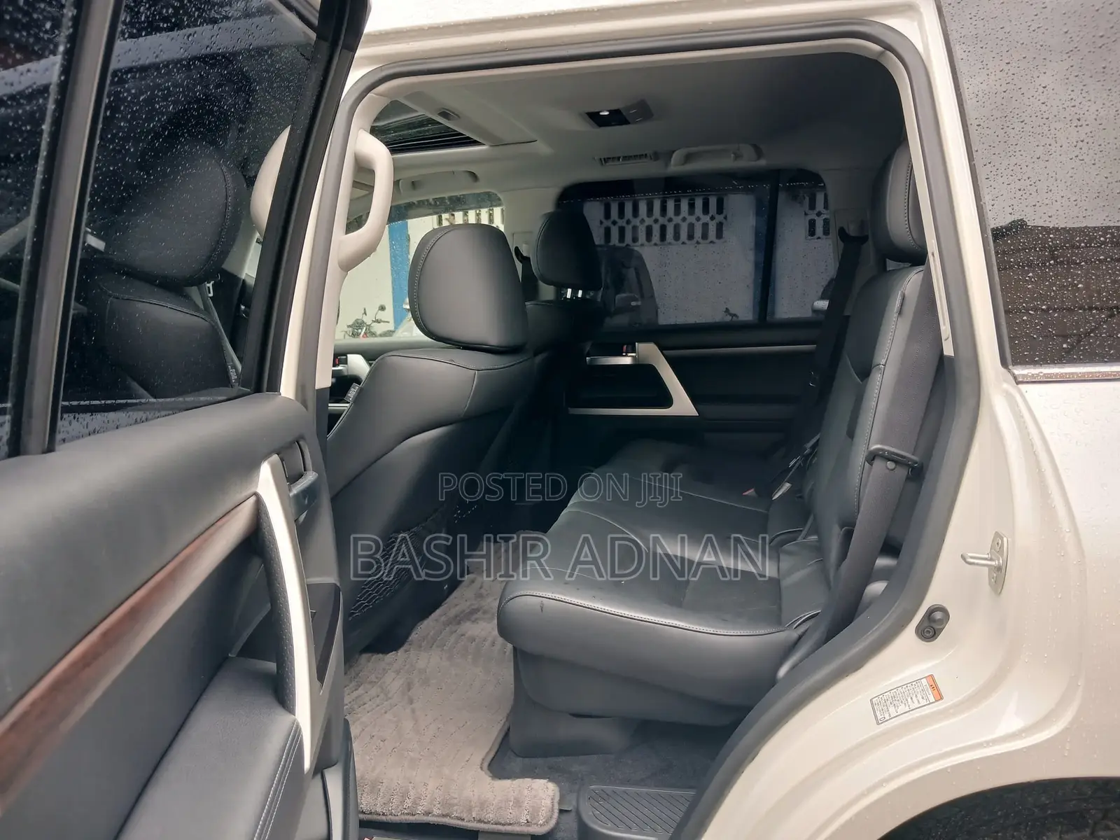 Toyota Land Cruiser 4.6 V8 AX 2016 White