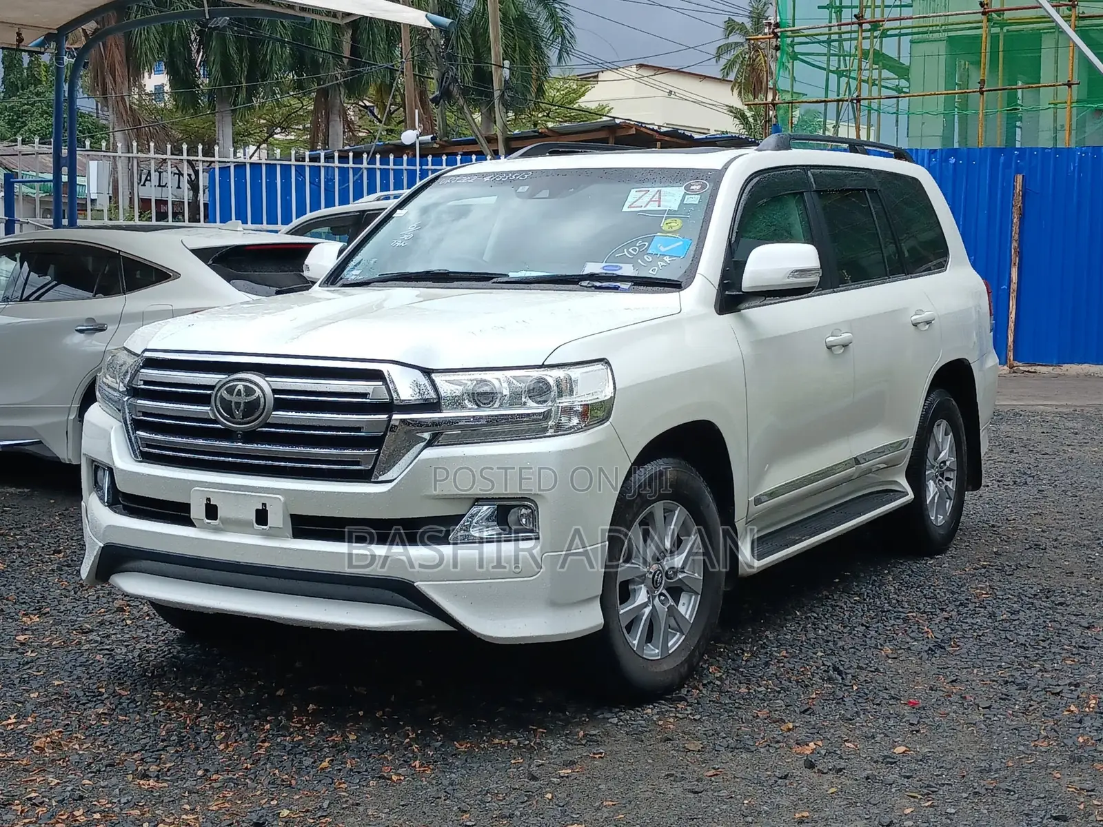 Toyota Land Cruiser 4.6 V8 AX 2016 White