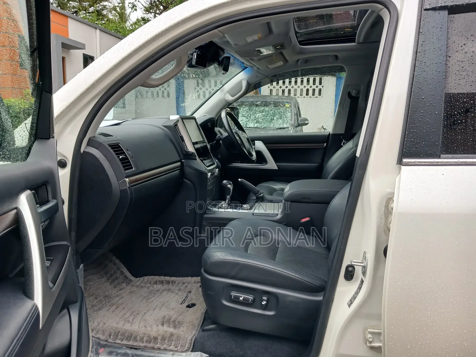 Toyota Land Cruiser 4.6 V8 AX 2016 White