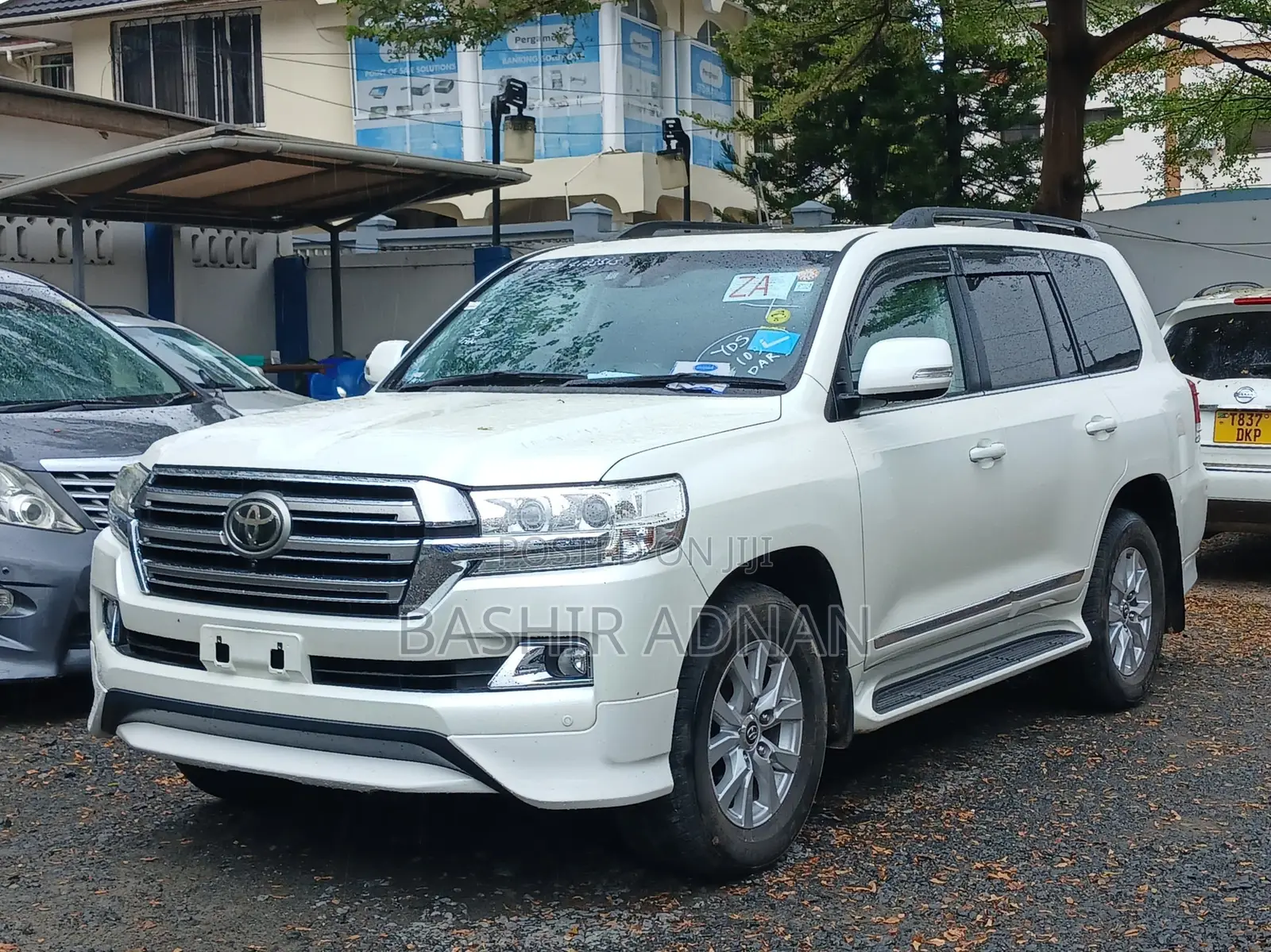 Toyota Land Cruiser 4.6 V8 AX 2016 White