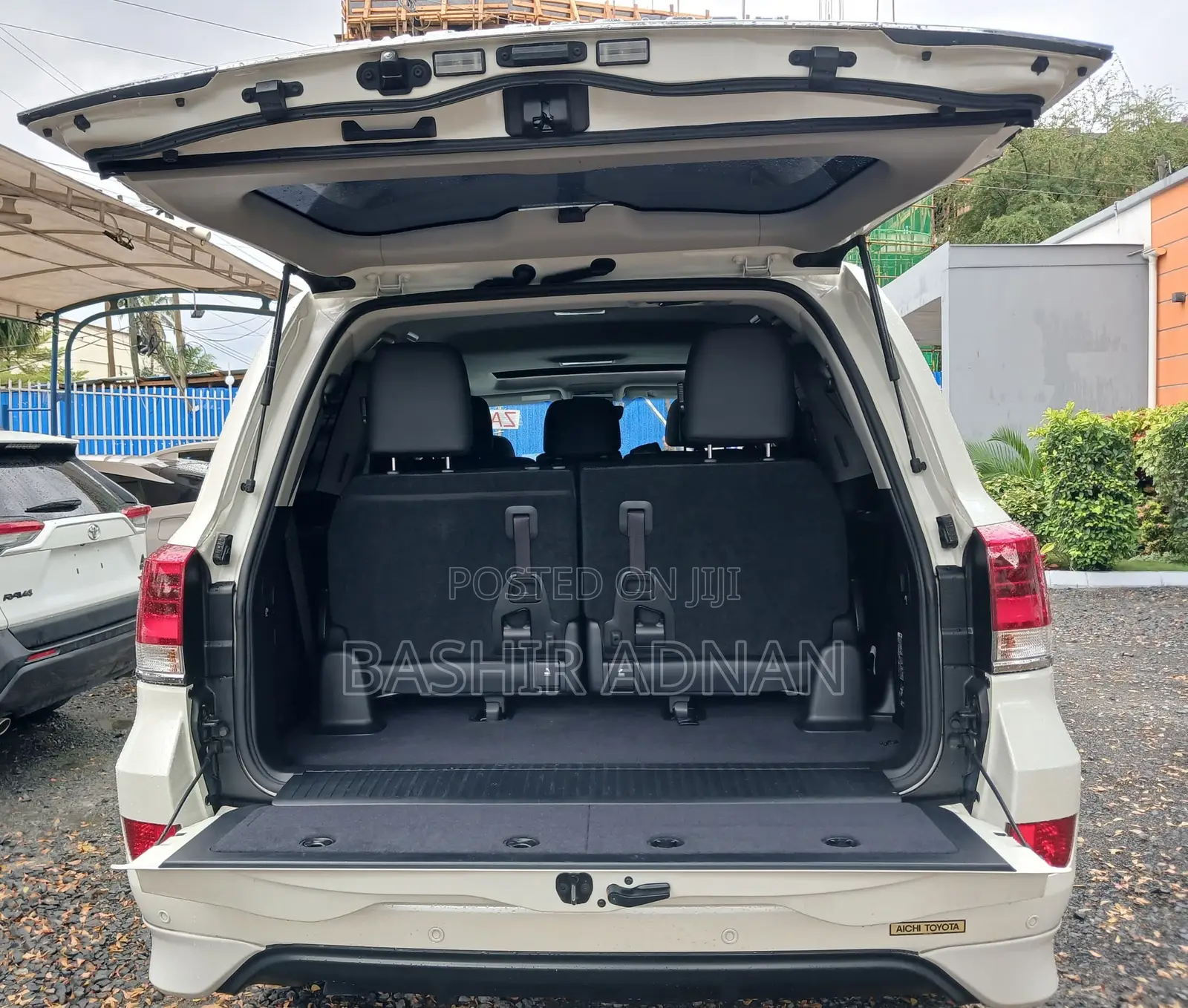 Toyota Land Cruiser 4.6 V8 AX 2016 White