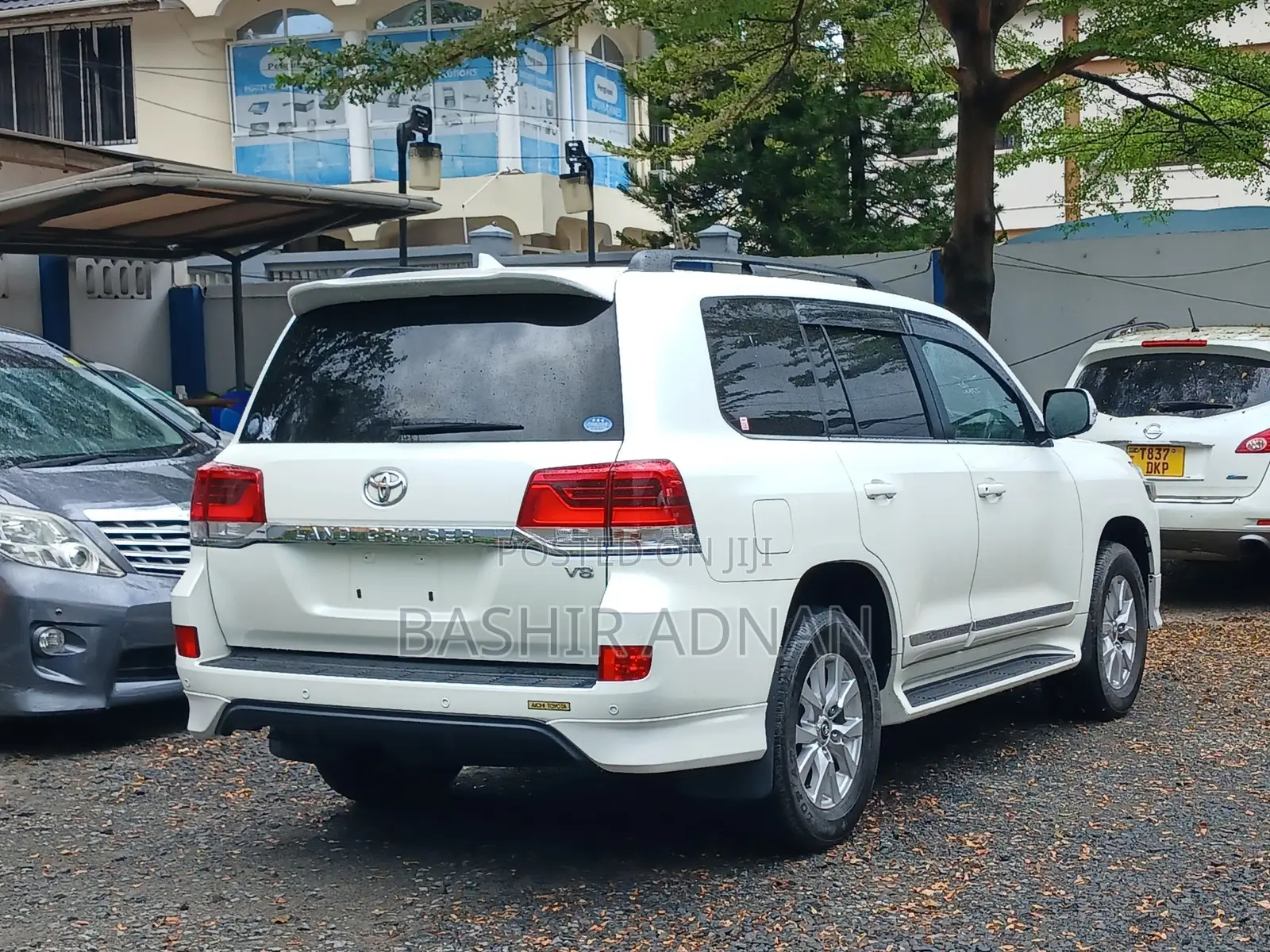 Toyota Land Cruiser 4.6 V8 AX 2016 White
