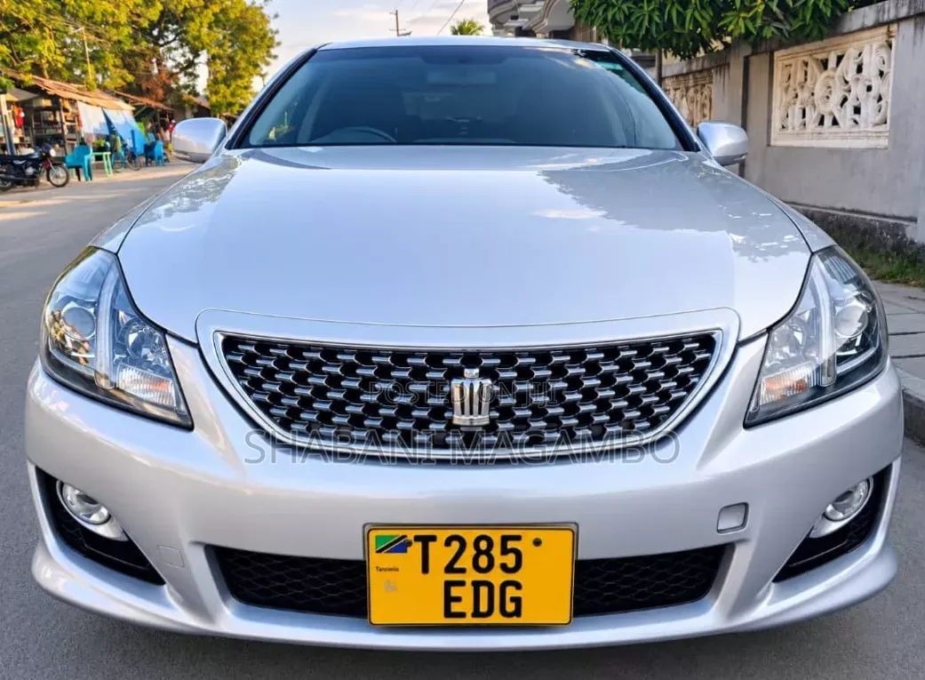 Toyota Crown 2009 Silver