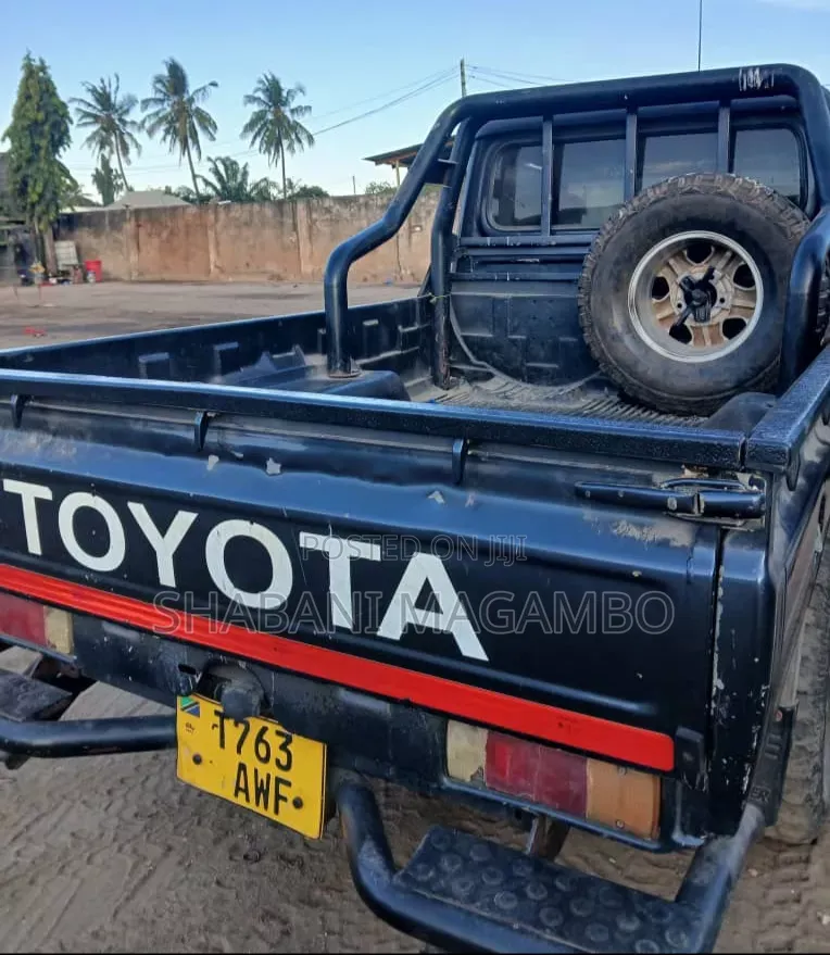 Toyota Land Cruiser 1999 Blue