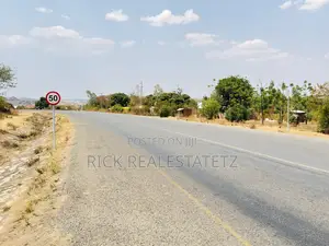Kiwanja Cha Kwanza Lami SQM 4,800 Kinauzwa Fella