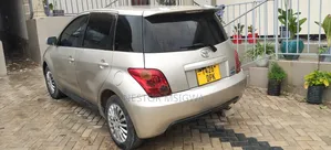 Toyota IST 2003 Beige