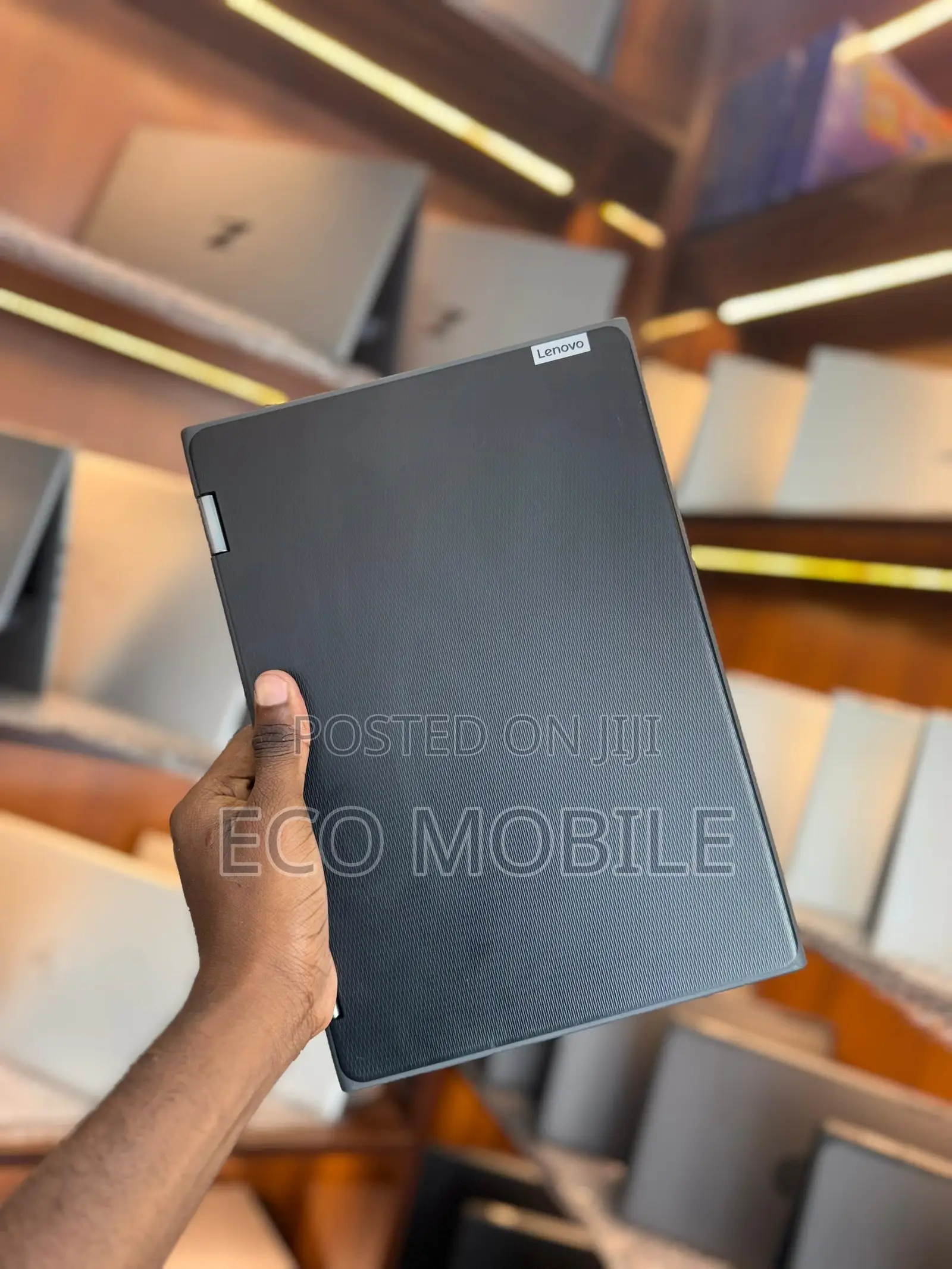 Laptop Lenovo 300e 4GB Intel Celeron SSD 128GB