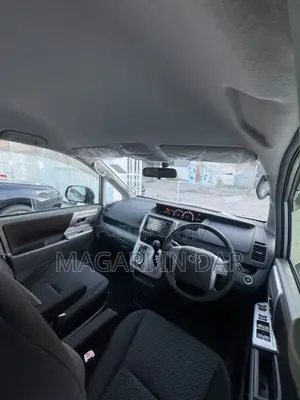 Toyota Noah 2009 Silver