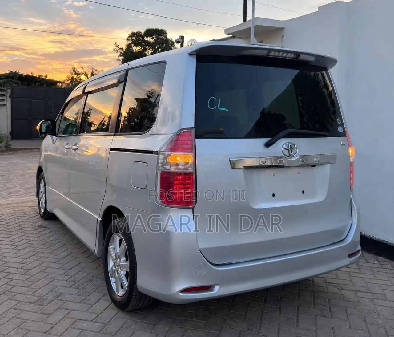 Toyota Noah 2009 Silver