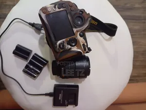 Nikon D800E With 50mm , 18-140mm , Three Battery and Charger