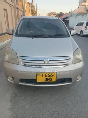 Toyota Raum 1.5 AWD 2003 Beige