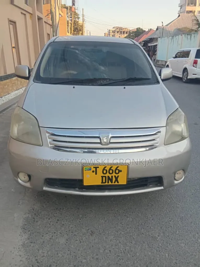 Toyota Raum 1.5 AWD 2003 Beige