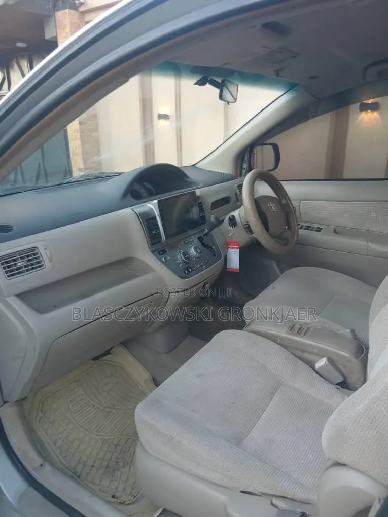 Toyota Raum 1.5 AWD 2003 Beige