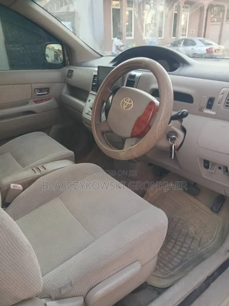 Toyota Raum 1.5 AWD 2003 Beige