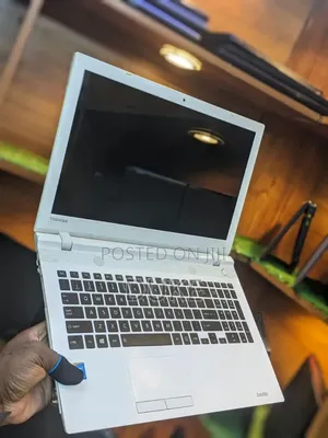 Laptop Toshiba Satellite C50 8GB Intel Core i3 HDD 320GB