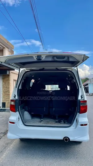 Toyota Alphard 2.4 Petrol AWD 2005 White