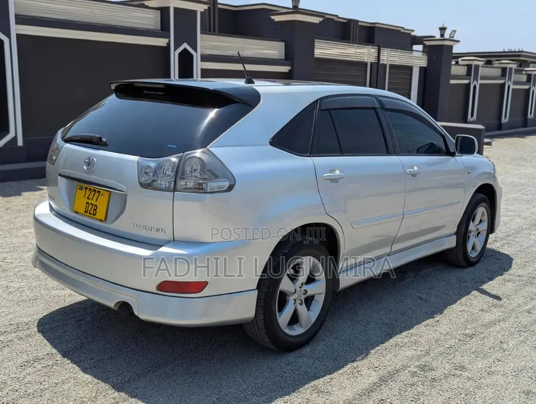 Toyota Harrier 2005 Silver