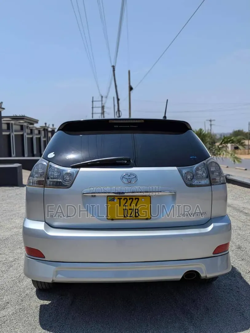 Toyota Harrier 2005 Silver
