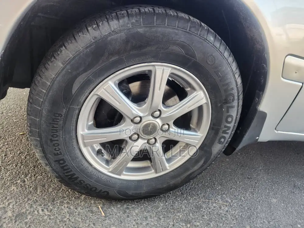 Toyota Carina 1.5 FWD Sedan 2001 Silver