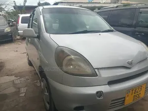 Toyota Fun Cargo 2002 Silver