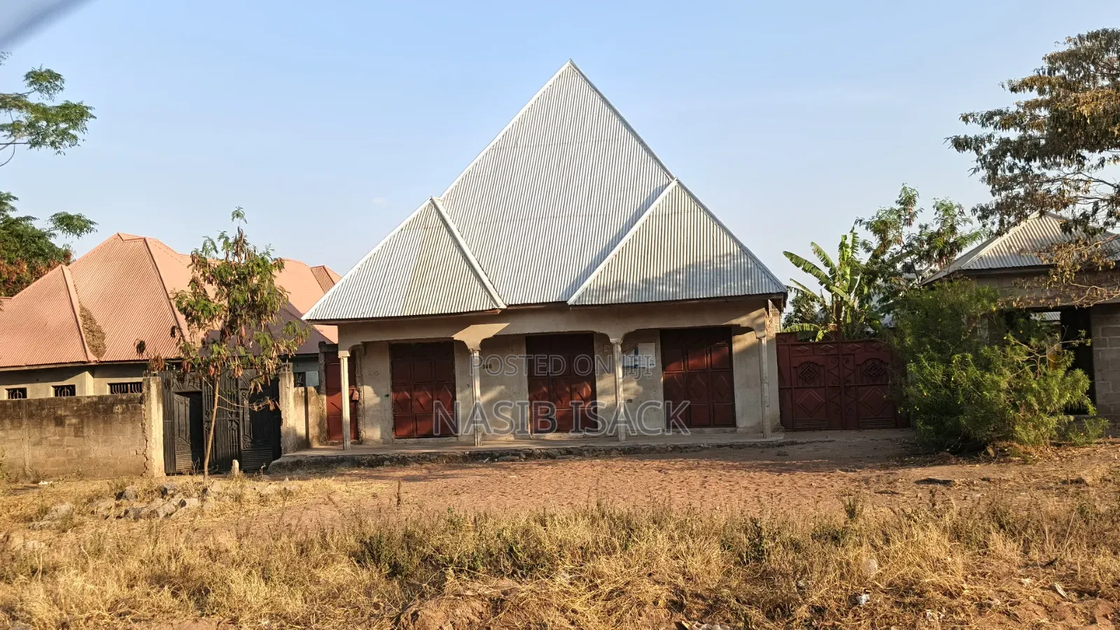 6bdrm House in Mkuyuni for sale