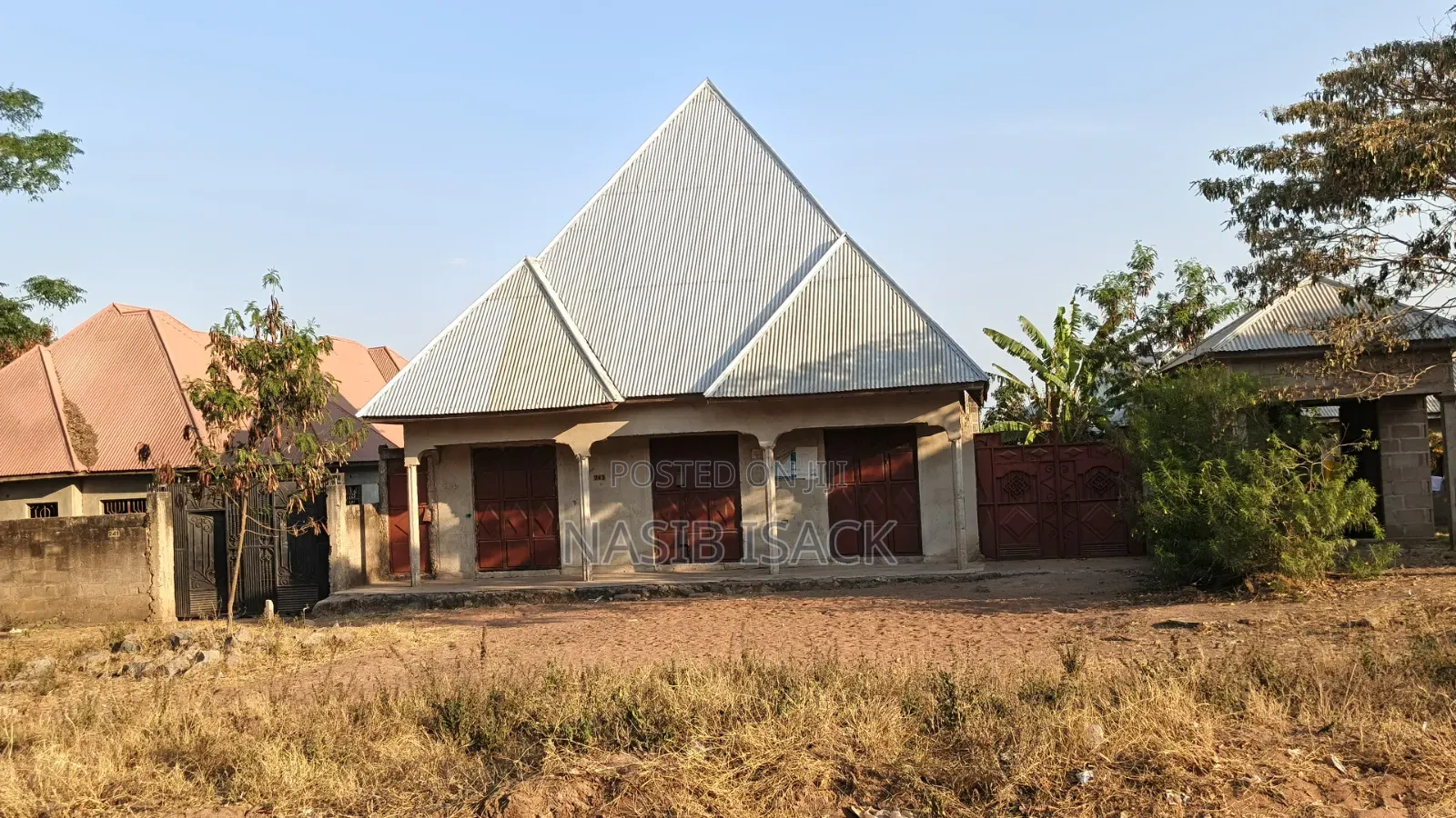 6bdrm House in Mkuyuni for sale