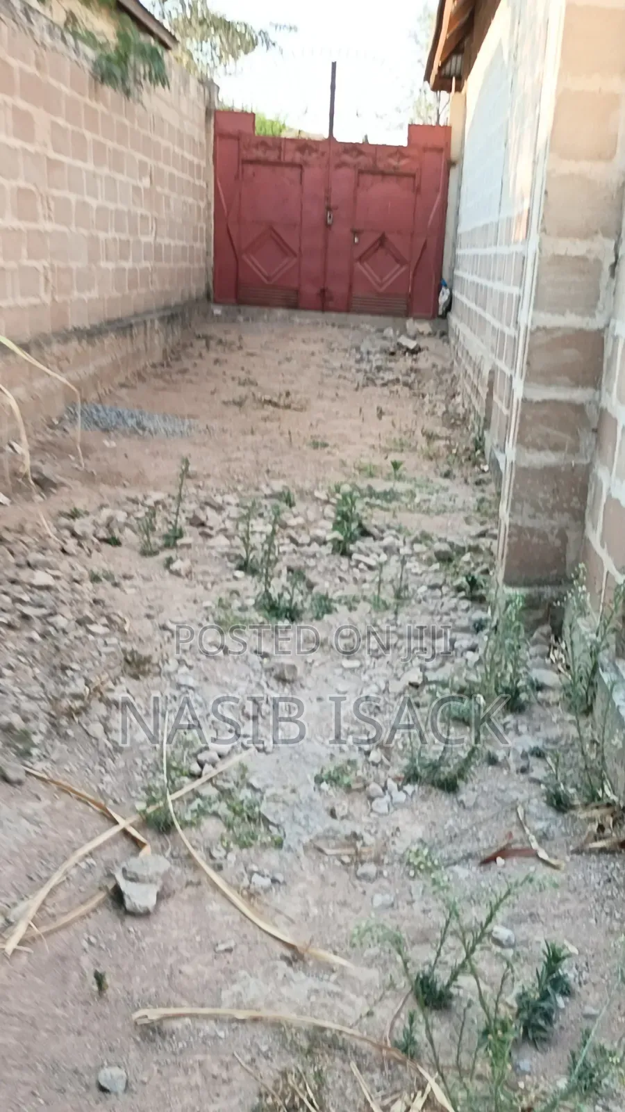 6bdrm House in Mkuyuni for sale