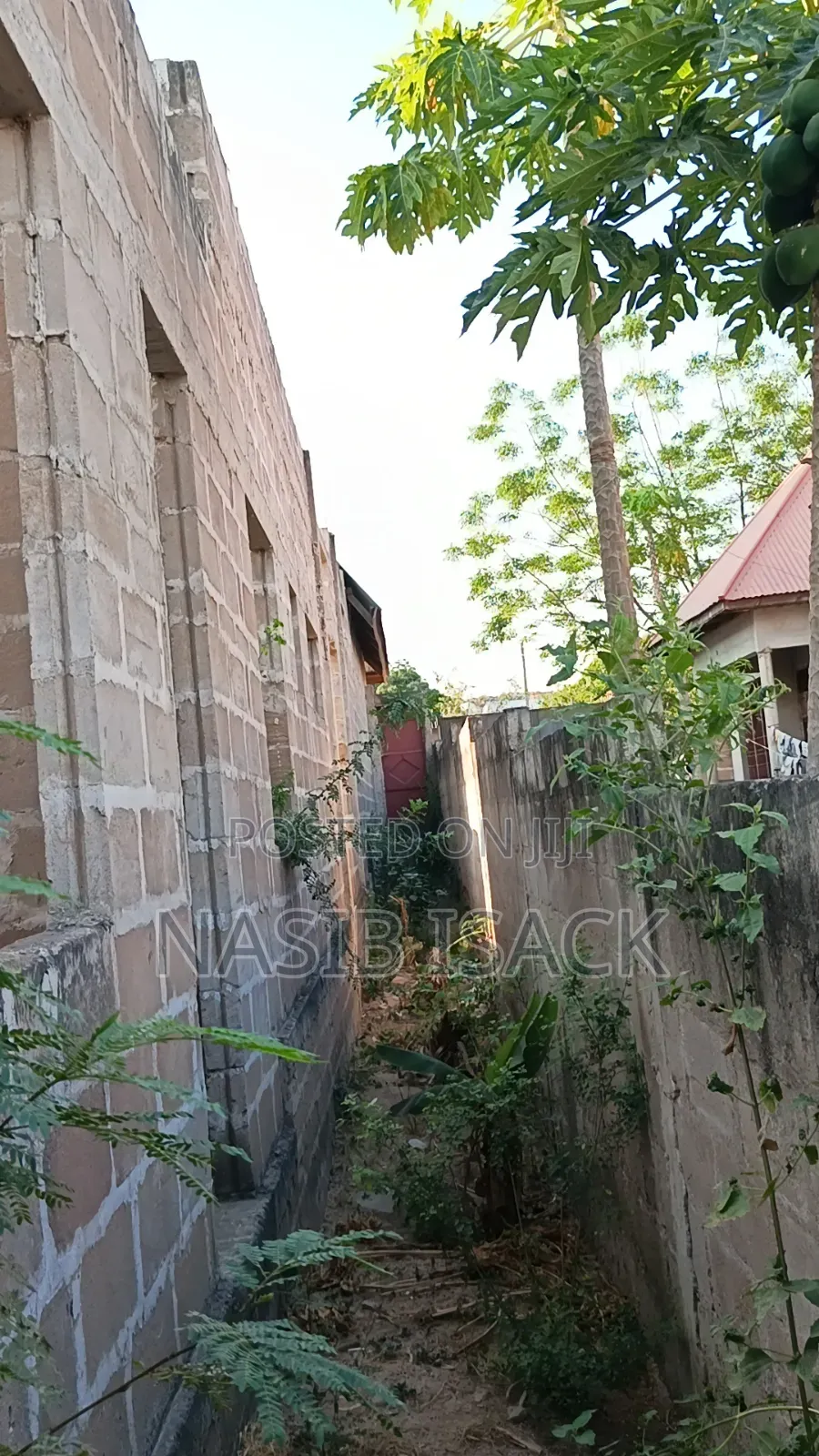 6bdrm House in Mkuyuni for sale