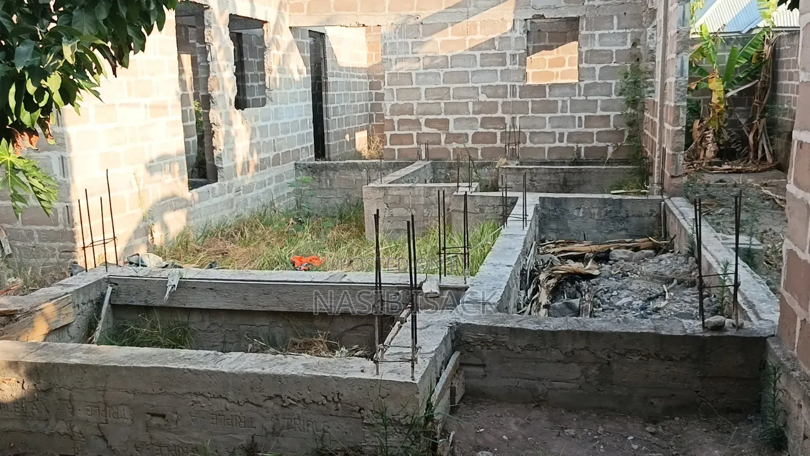 6bdrm House in Mkuyuni for sale