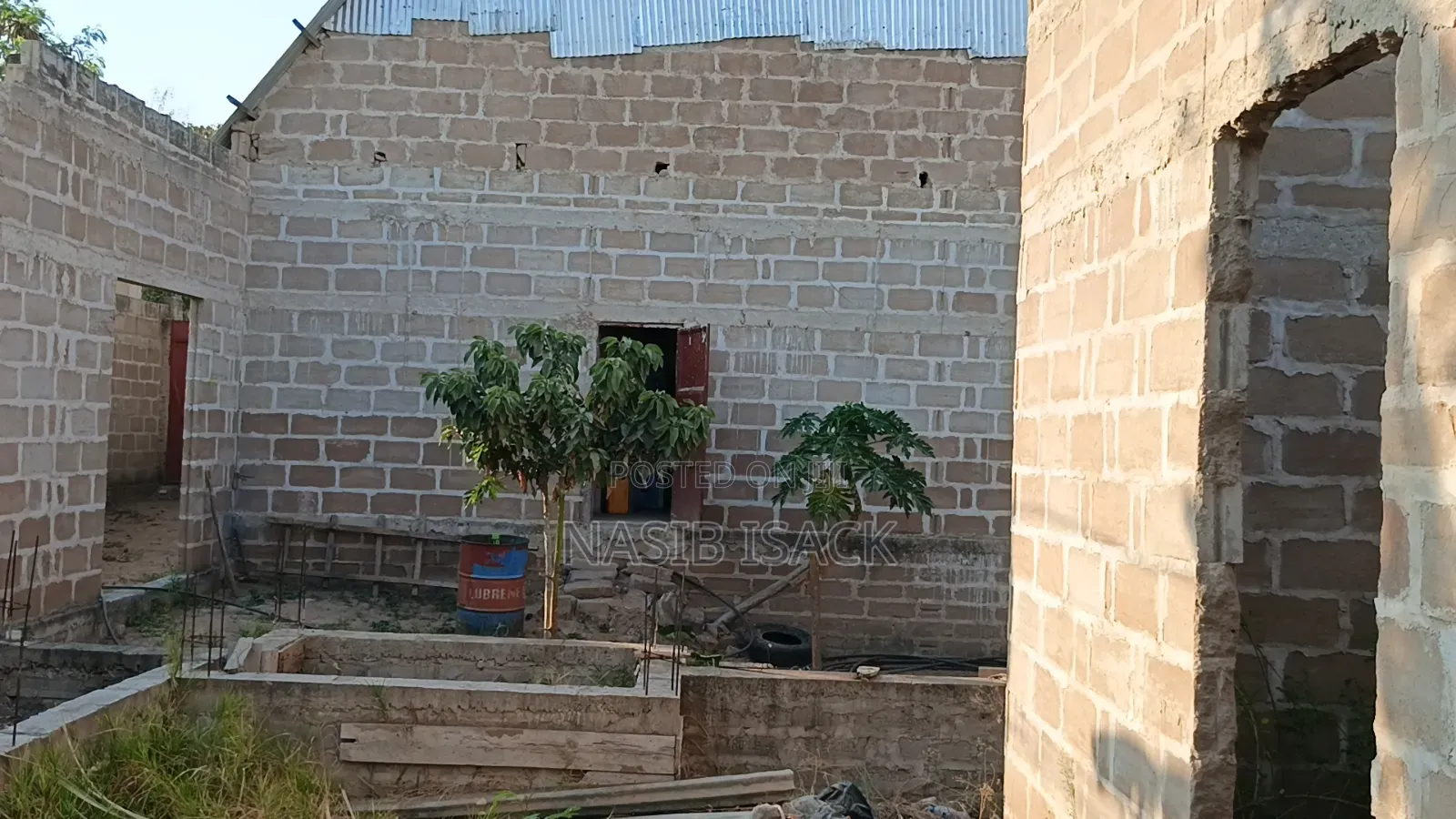 6bdrm House in Mkuyuni for sale