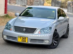 Toyota Crown 2004 Gray