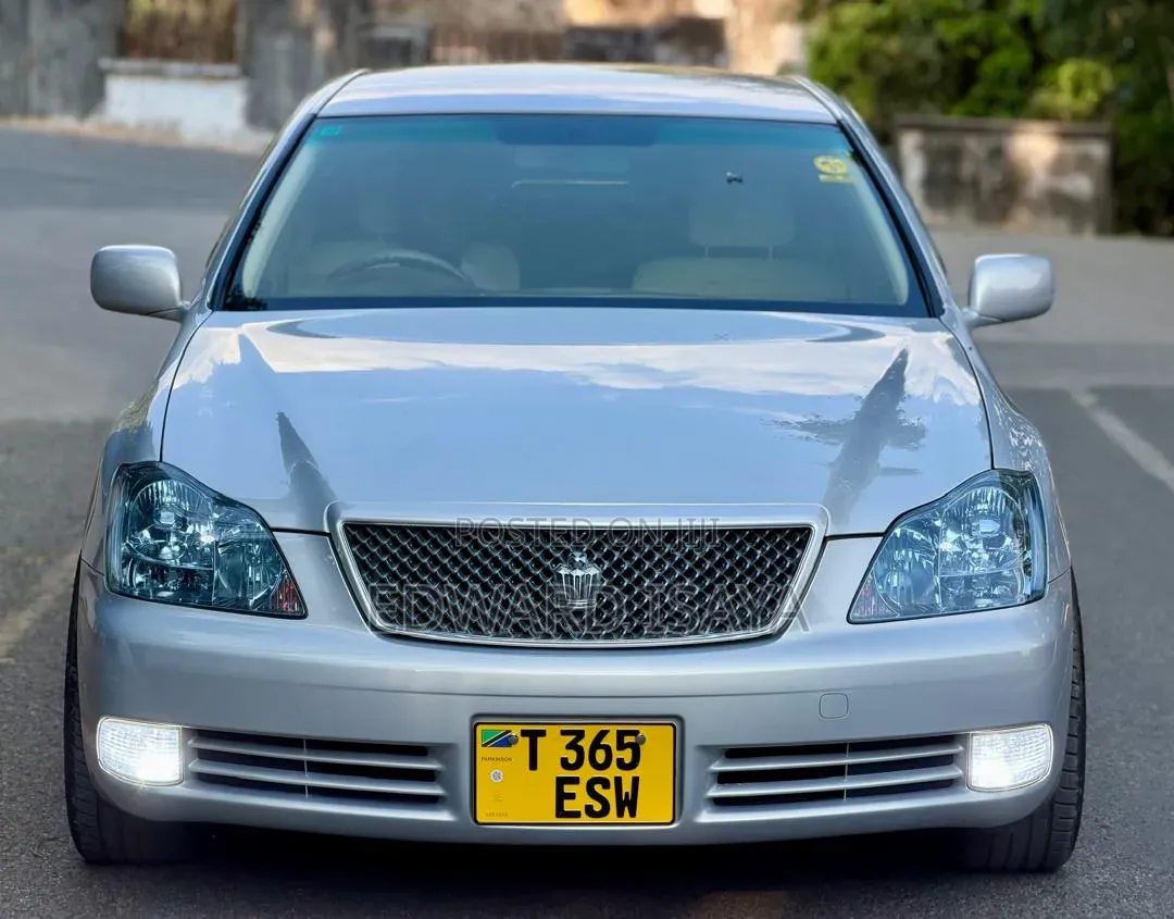Toyota Crown 2004 Gray