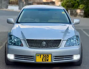 Toyota Crown 2004 Gray
