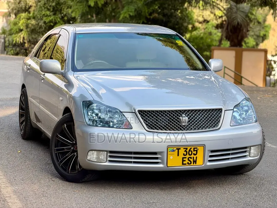 Toyota Crown 2004 Gray