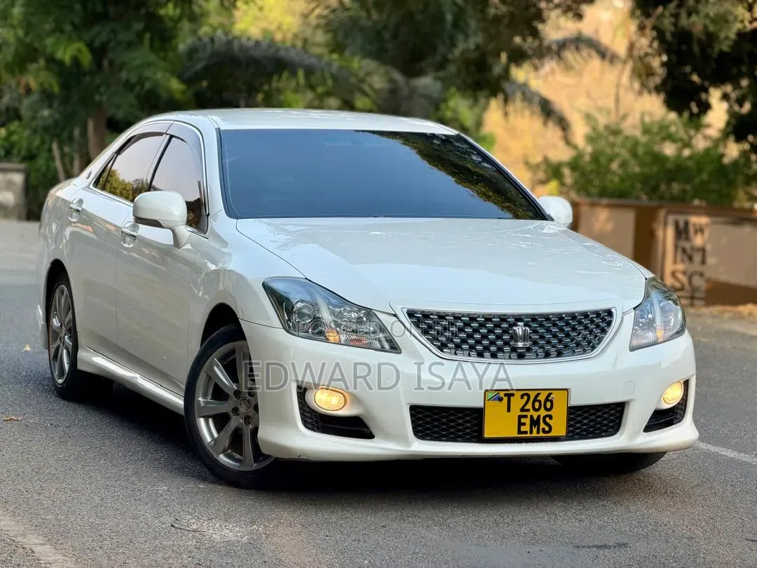 Toyota Crown 2008 White