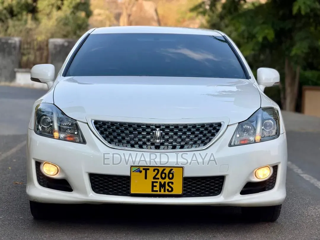 Toyota Crown 2008 White