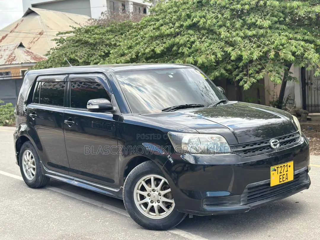 Toyota Corolla Rumion Hatchback 1.5 FWD 2008 Black