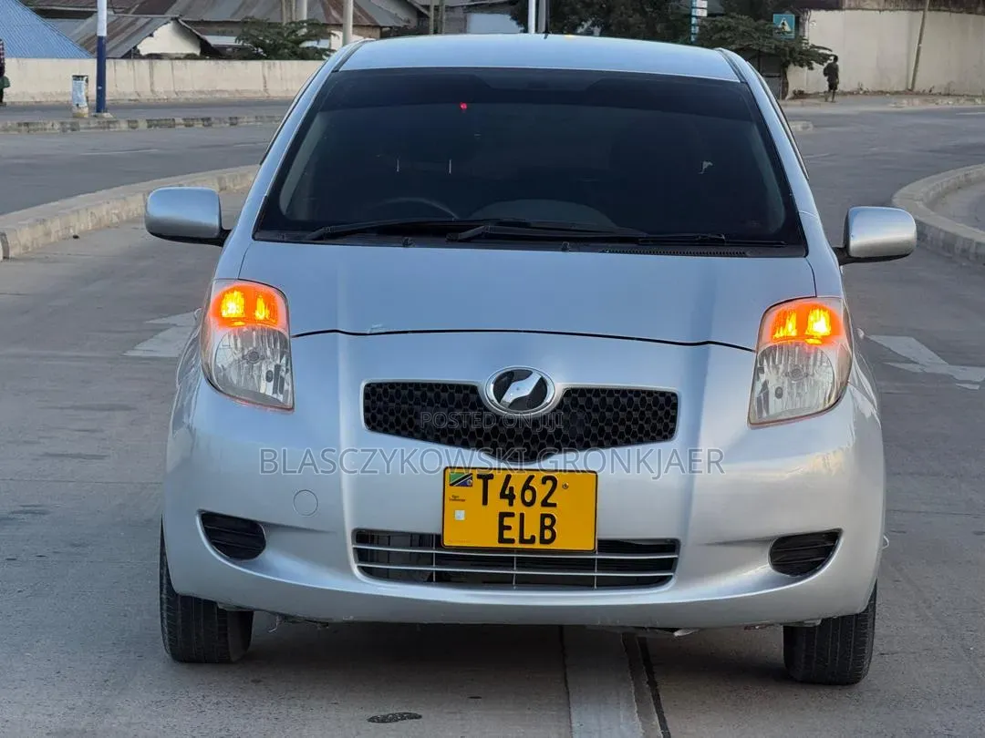 Toyota Vitz 1.0 FWD 5dr 2005 Silver