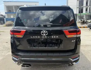 Toyota Land Cruiser LC300 2023 Matt Black