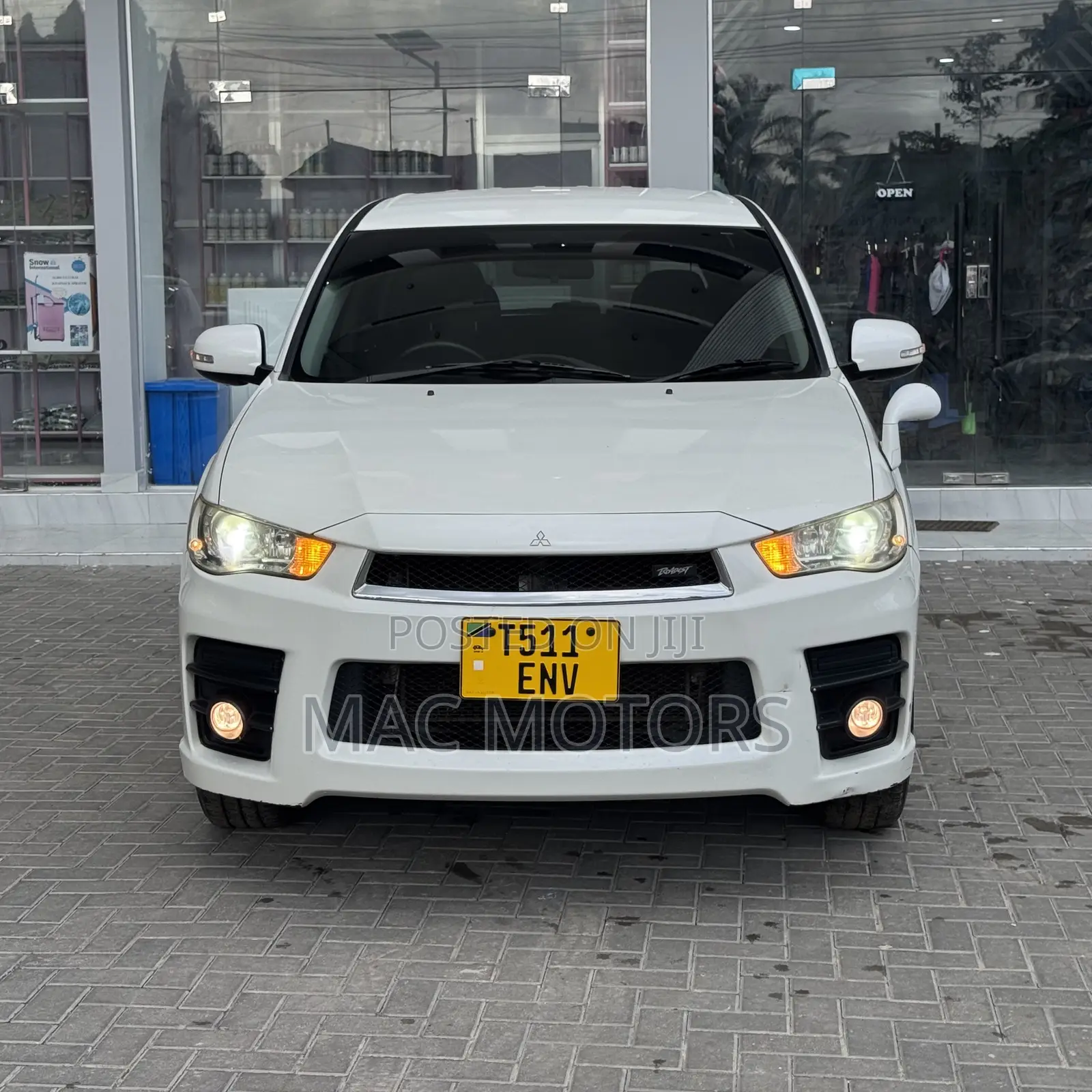 Mitsubishi Outlander 2010 White