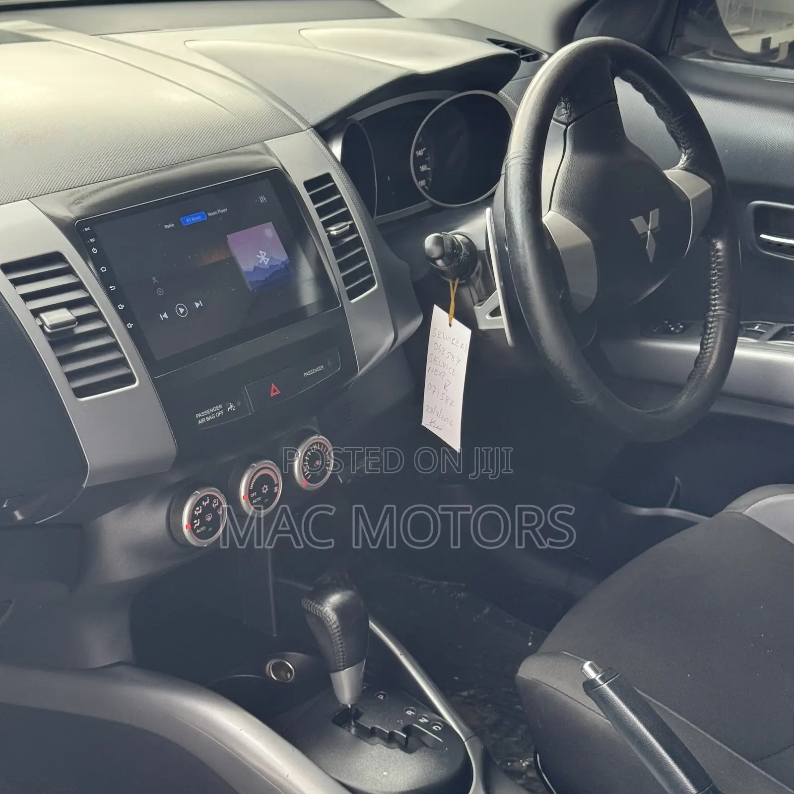 Mitsubishi Outlander 2010 White